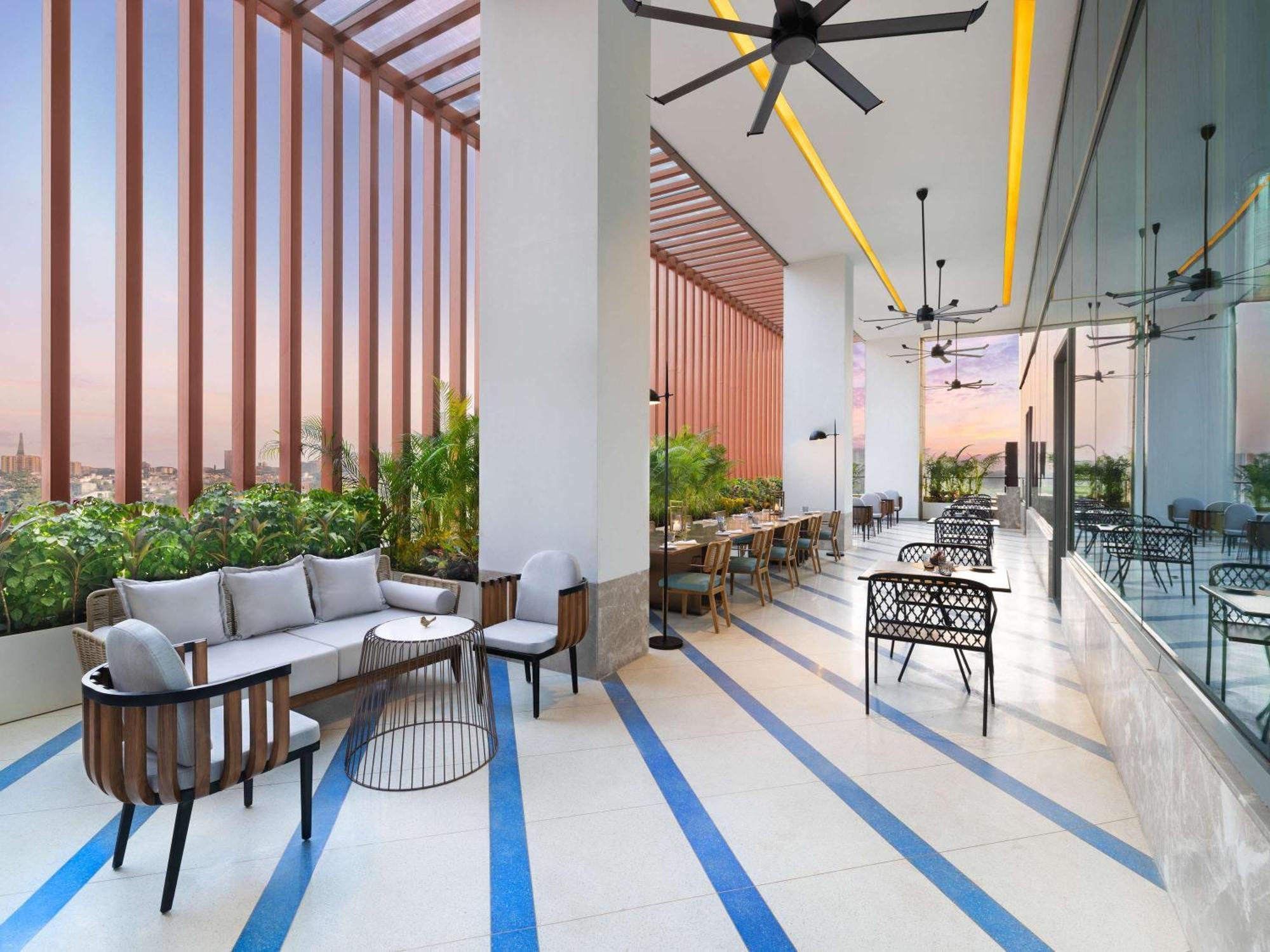 Novotel New Delhi City Centre Exterior foto