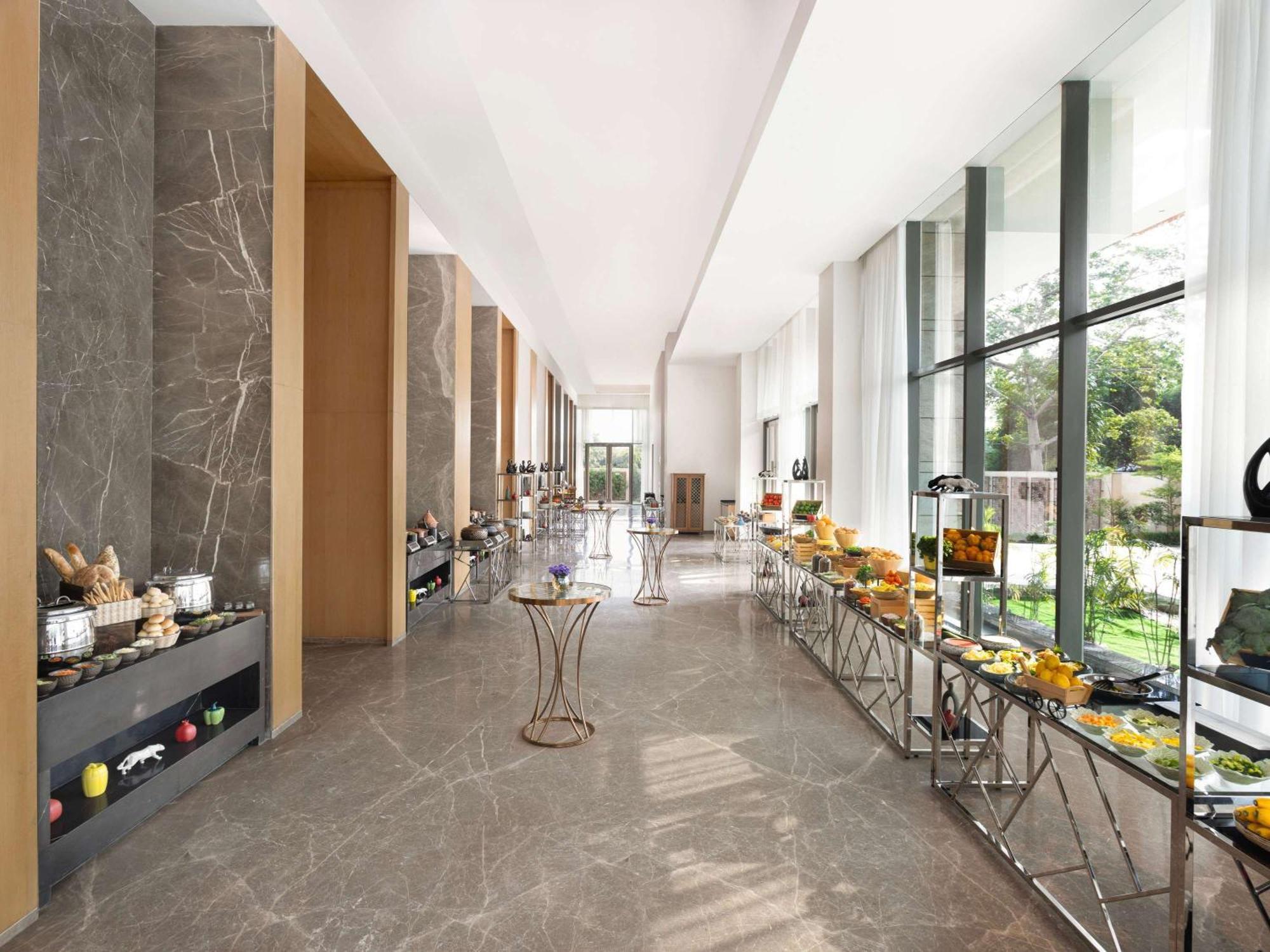 Novotel New Delhi City Centre Exterior foto